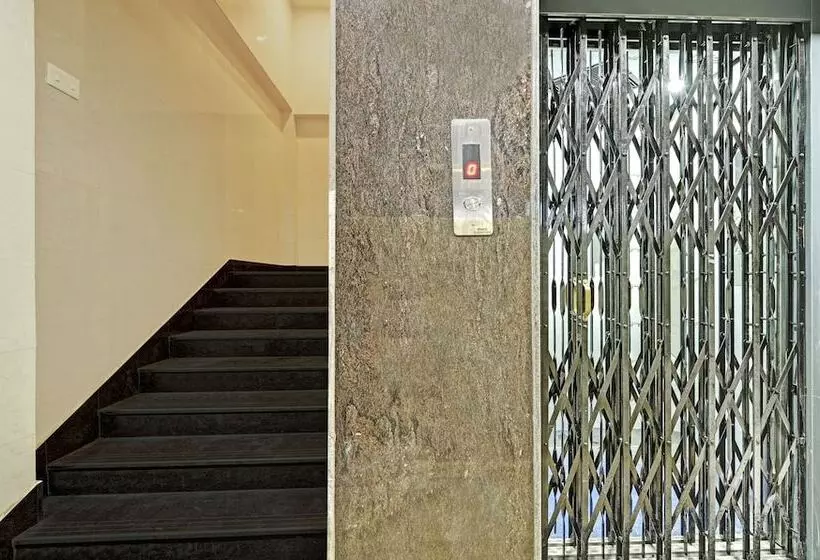 Itsy Hotels Sri Sai Grand Inn