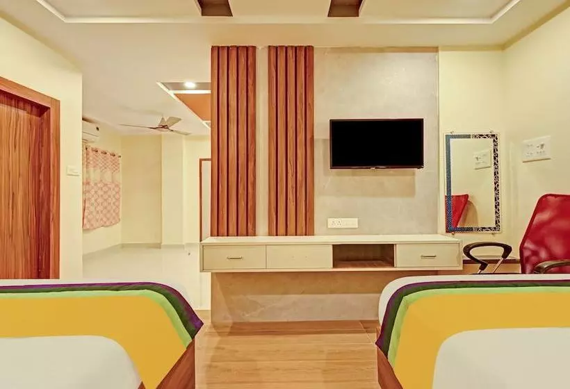Itsy Hotels Sri Sai Grand Inn