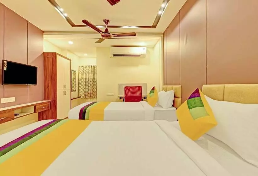 Itsy Hotels Sri Sai Grand Inn