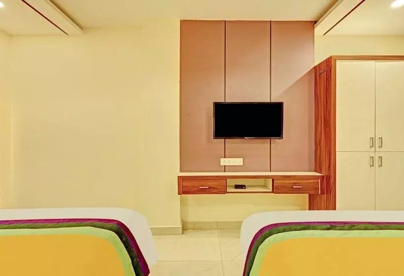 Itsy Hotels Sri Sai Grand Inn