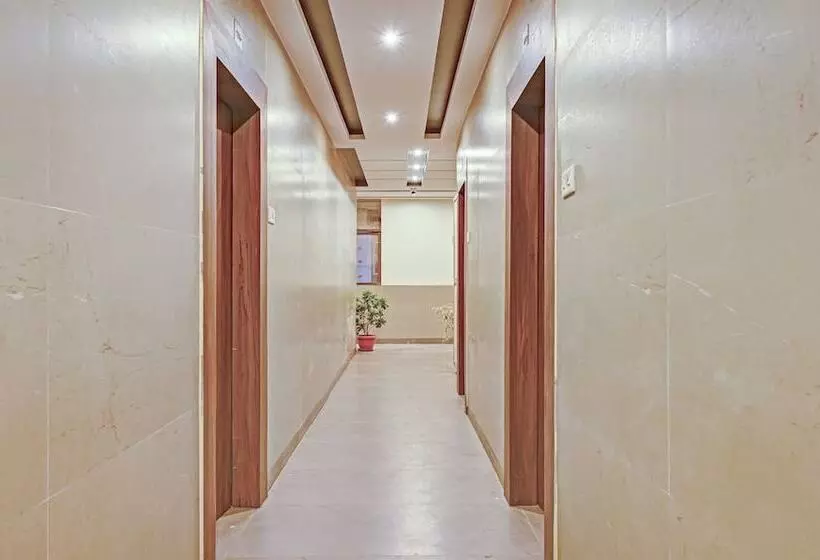 Itsy Hotels Sri Sai Grand Inn