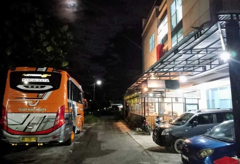 בית מלון כפרי Penginapan Mutiara Syariah