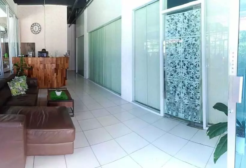 ホテル Penginapan Mutiara Syariah