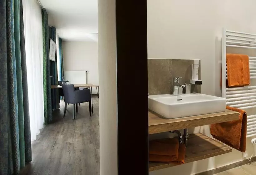 Hotelli Zum Grünen Baum