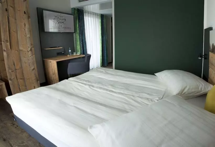 Hotelli Zum Grünen Baum