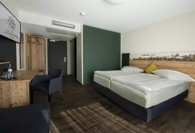 Hotelli Zum Grünen Baum