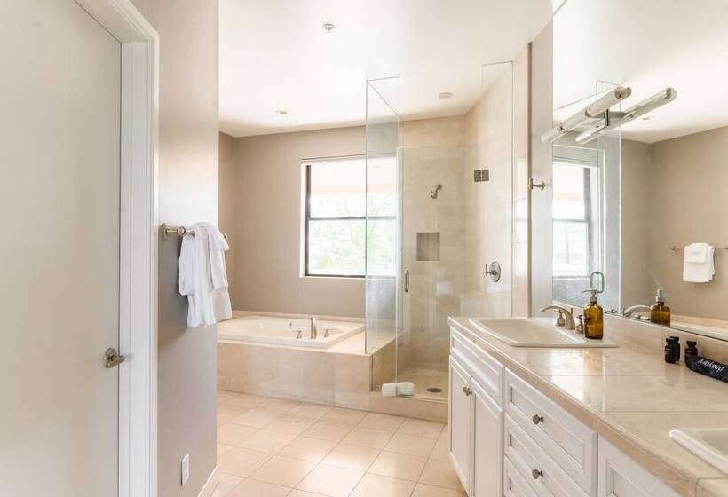 Ivory Buyout By Avantstay Two Home Buyout Near Old Town W/ Large Patio