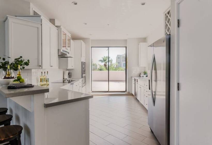 Ivory Buyout By Avantstay Two Home Buyout Near Old Town W/ Large Patio