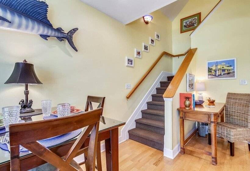 Key West Casa By Avantstay Communal Pool Bbq & Patio Near Duval Street Week Long Stays Only