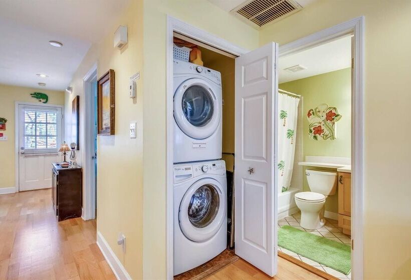 Key West Casa By Avantstay Communal Pool Bbq & Patio Near Duval Street Week Long Stays Only