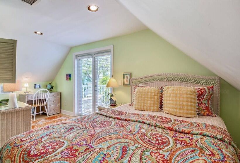 Key West Casa By Avantstay Communal Pool Bbq & Patio Near Duval Street Week Long Stays Only