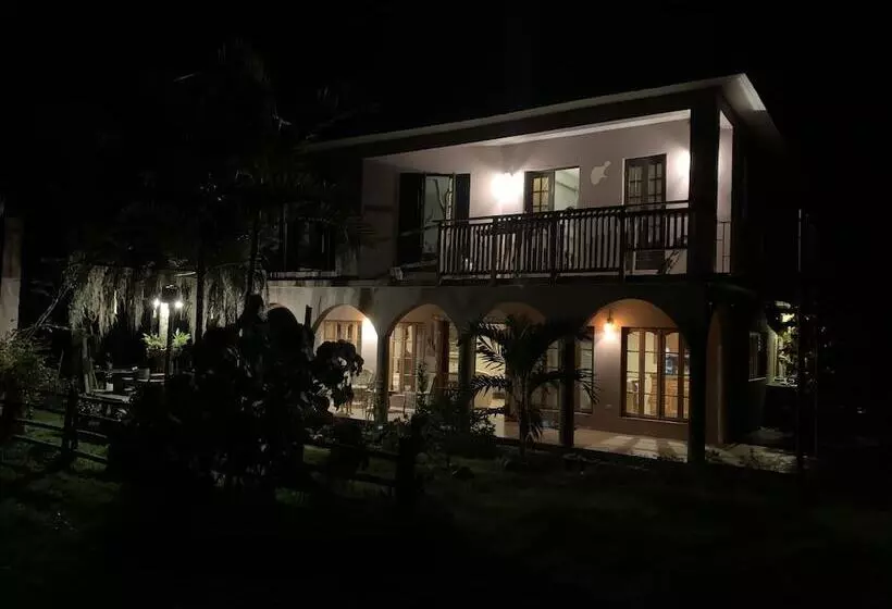 پانسیون Music In The Green Ranch