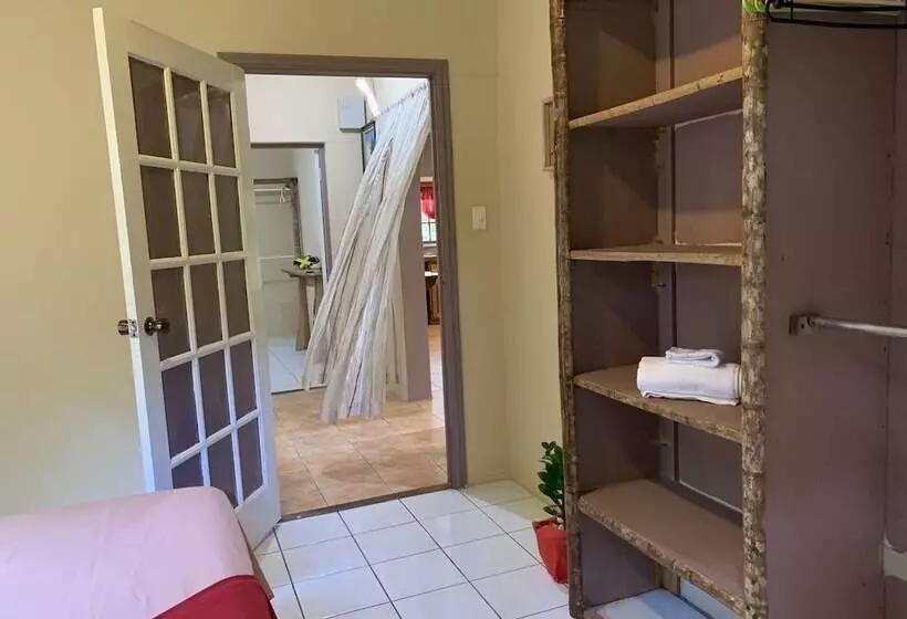 پانسیون Music In The Green Ranch