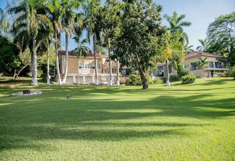 پانسیون Music Mansion