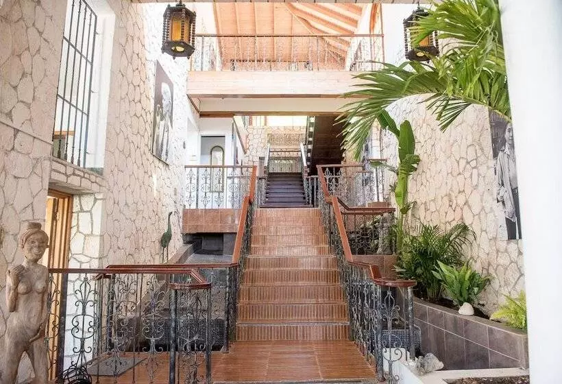 پانسیون Music Mansion