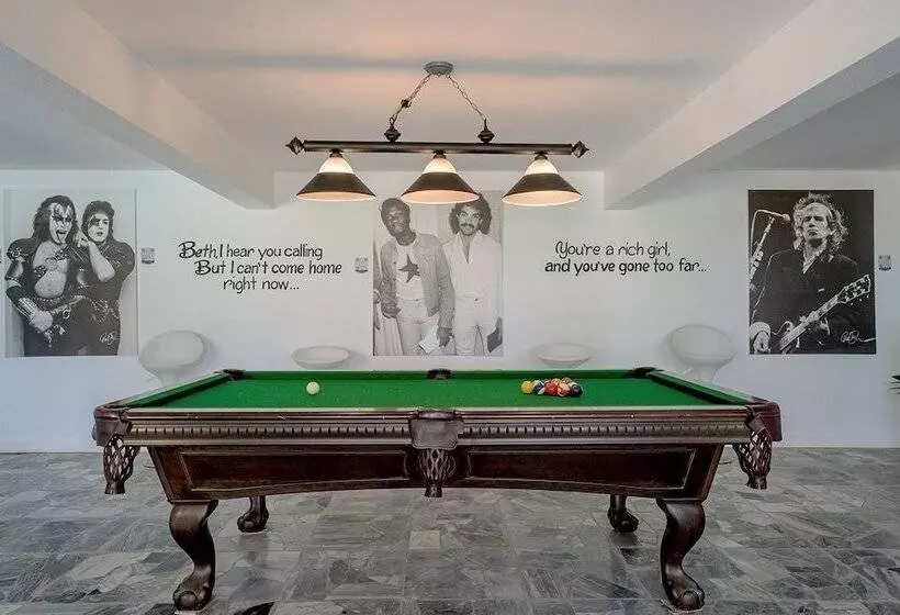 پانسیون Music Mansion