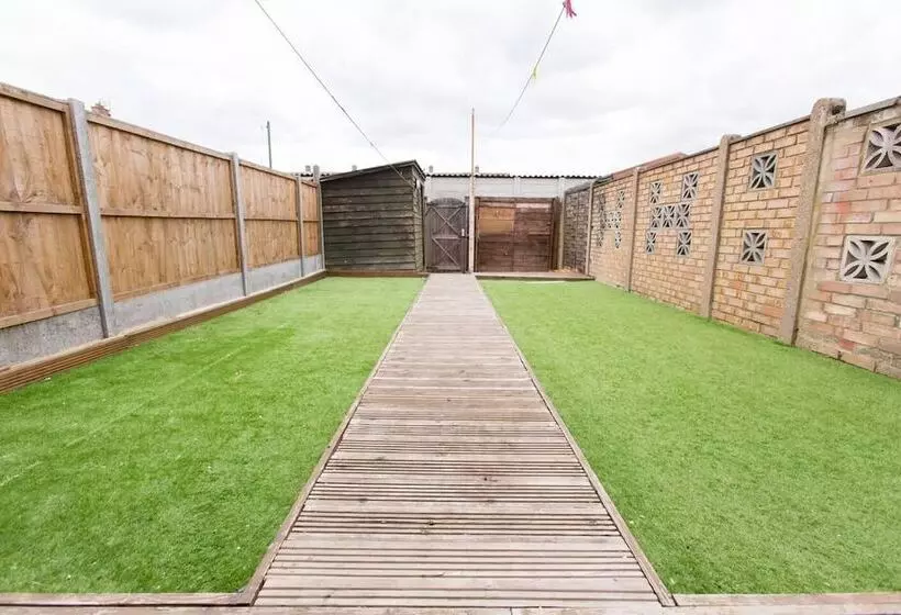 レジデンス Immaculate 2 Bed House In Dartford