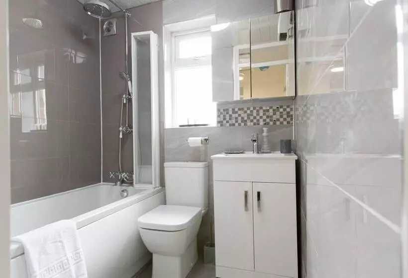 レジデンス Immaculate 2 Bed House In Dartford