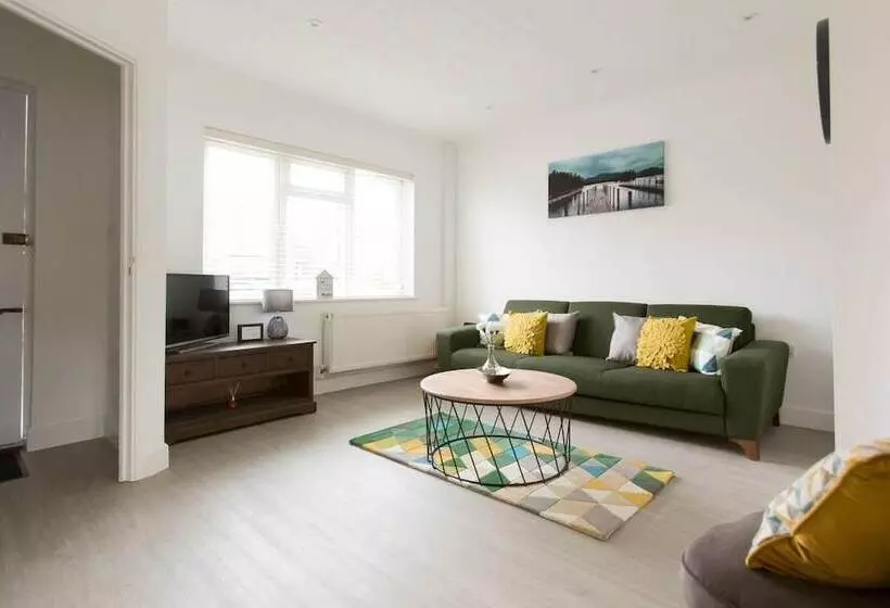 レジデンス Immaculate 2 Bed House In Dartford