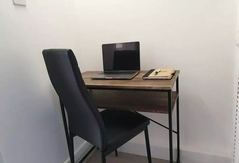 レジデンス Immaculate 2 Bed House In Dartford