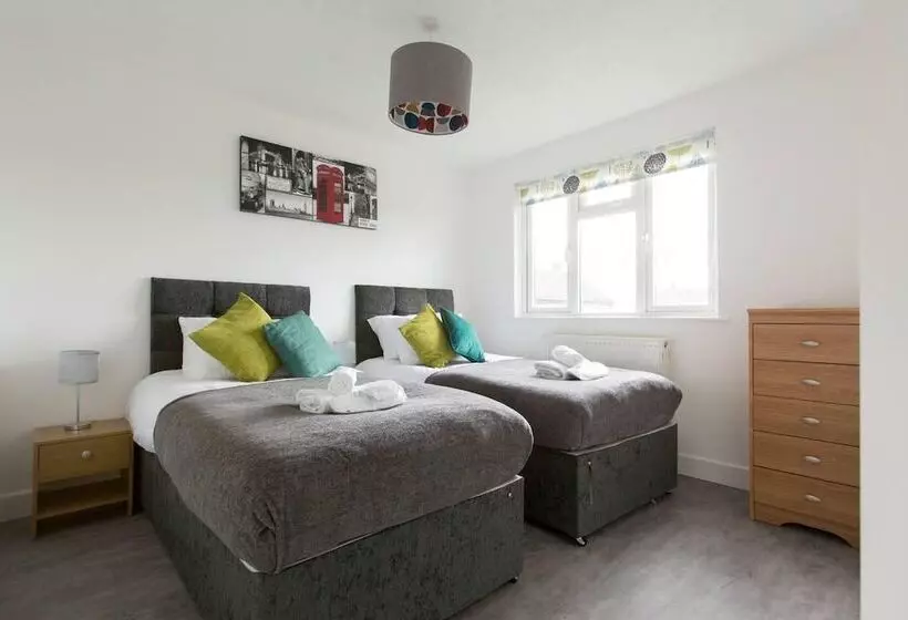 レジデンス Immaculate 2 Bed House In Dartford