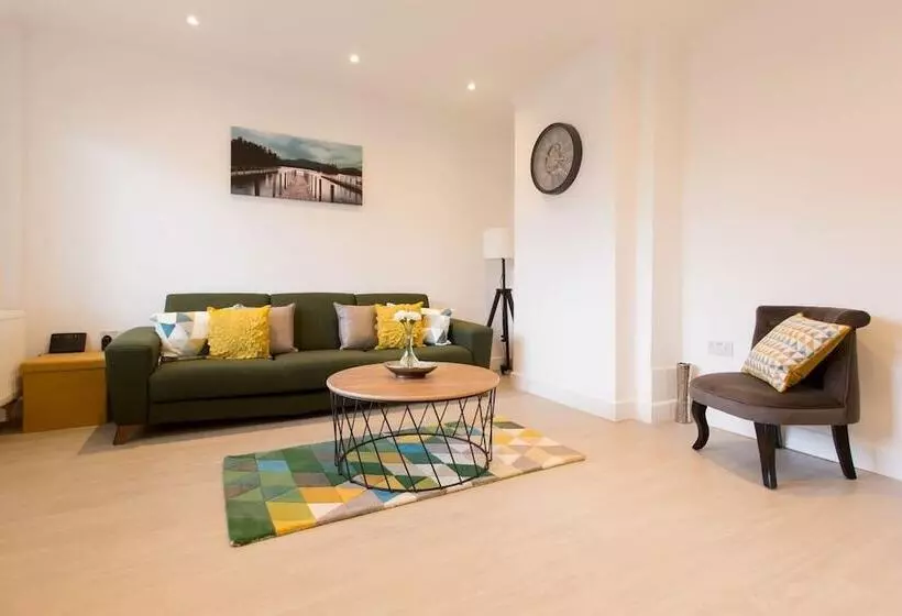 レジデンス Immaculate 2 Bed House In Dartford