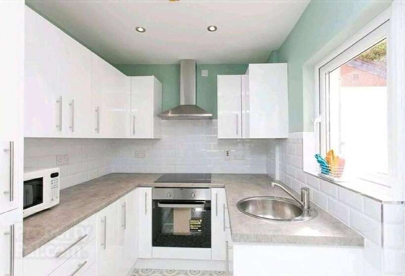 اقامتگاه So Fresh So Clean Beautiful 3 Bed House N Belfast