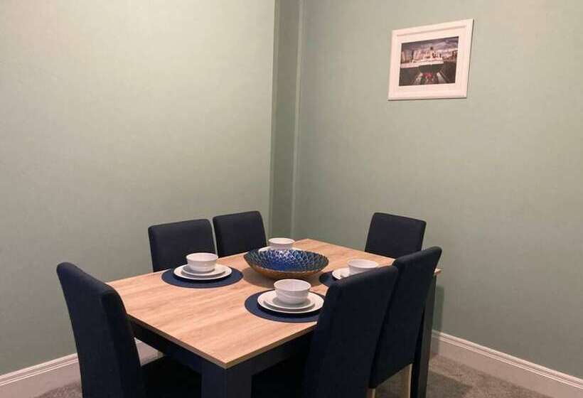 اقامتگاه So Fresh So Clean Beautiful 3 Bed House N Belfast