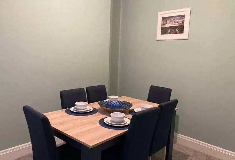 اقامتگاه So Fresh So Clean Beautiful 3 Bed House N Belfast