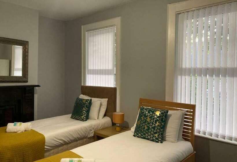 اقامتگاه So Fresh So Clean Beautiful 3 Bed House N Belfast