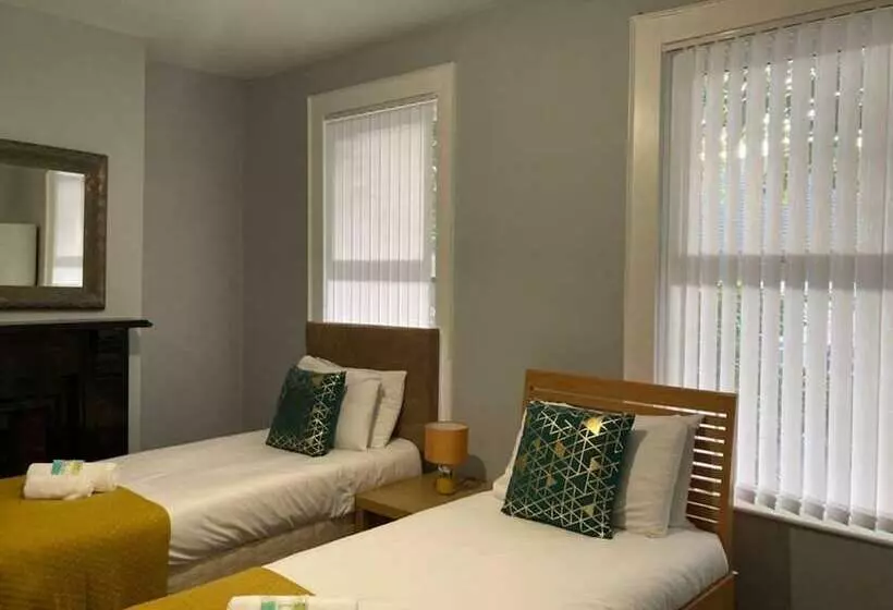 اقامتگاه So Fresh So Clean Beautiful 3 Bed House N Belfast
