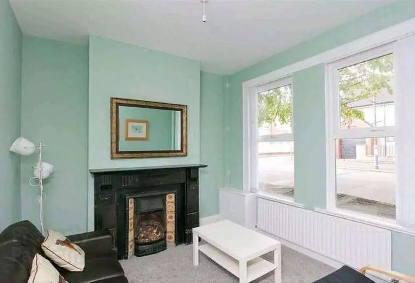 اقامتگاه So Fresh So Clean Beautiful 3 Bed House N Belfast