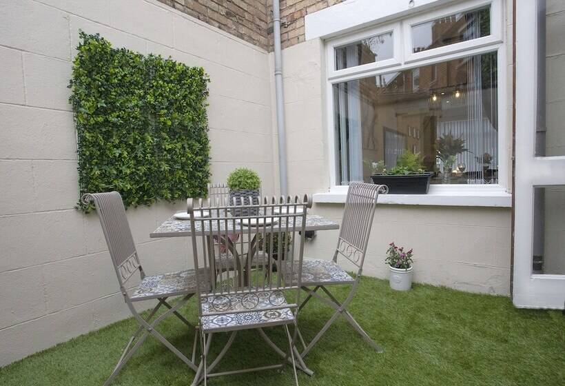 اقامتگاه The Belfast Boutique Central Cozy Sleeps7