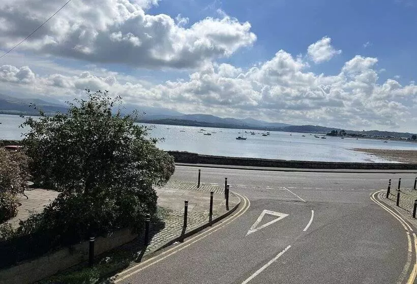 レジデンス Traditional 3 Bed Cottage, Log Burner & Sea Views!