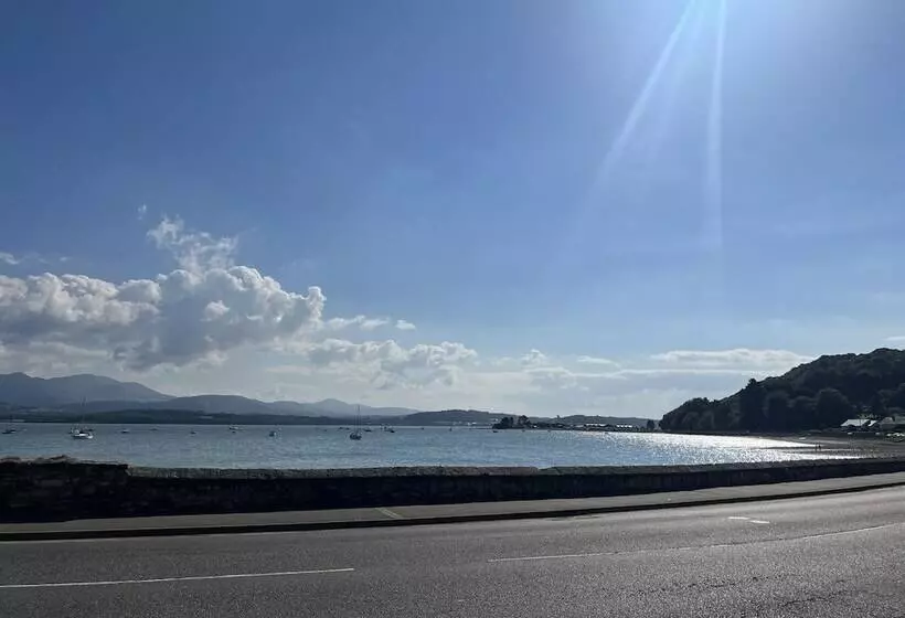 レジデンス Traditional 3 Bed Cottage, Log Burner & Sea Views!