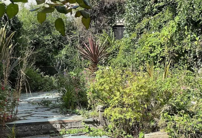 レジデンス Traditional 3 Bed Cottage, Log Burner & Sea Views!