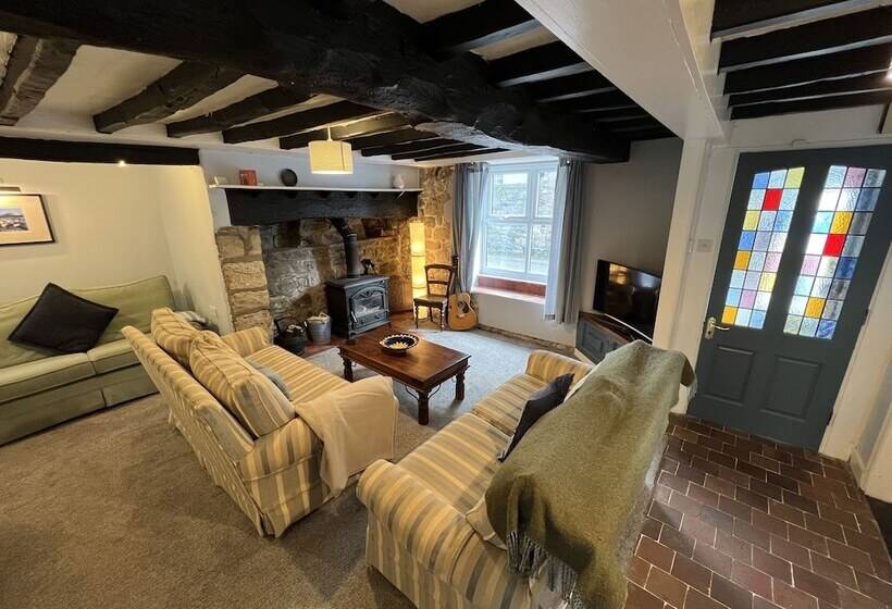 Residència Traditional 3 Bed Cottage, Log Burner & Sea Views!