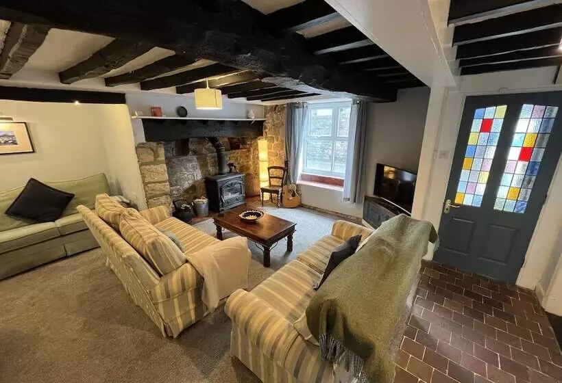 レジデンス Traditional 3 Bed Cottage, Log Burner & Sea Views!