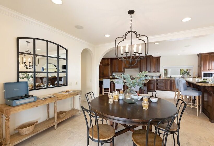 Shoreline By Avantstay Spectacular Beachfront Home W/ Fire Pit, Spa & Pool Table