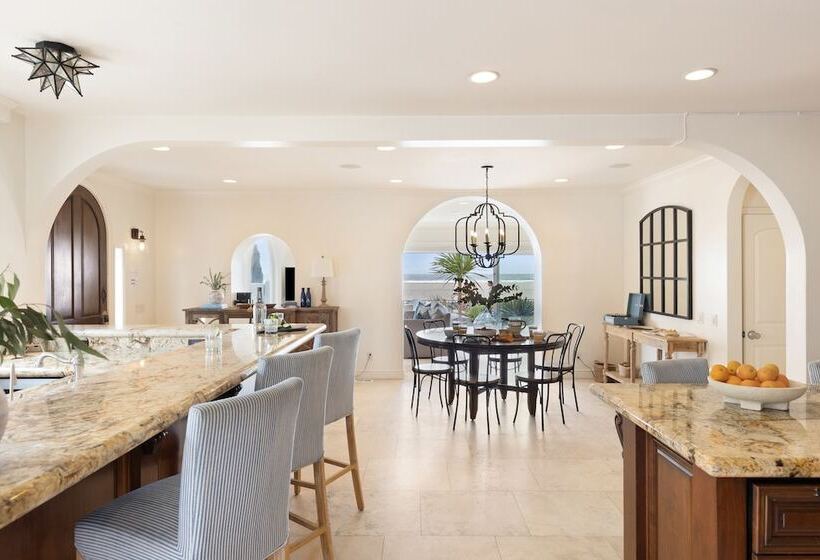 Shoreline By Avantstay Spectacular Beachfront Home W/ Fire Pit, Spa & Pool Table