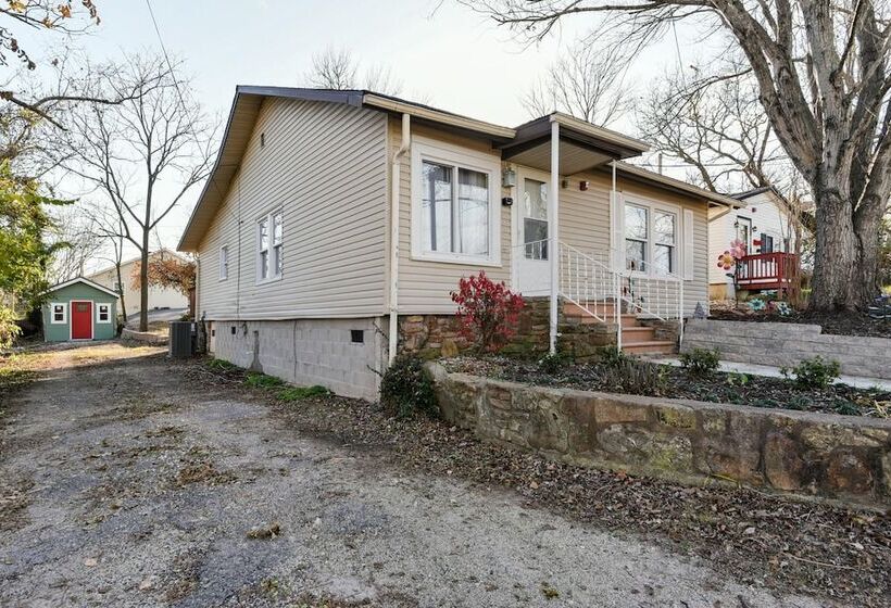 Stay N Play Downtown Branson Free Trolley Or Walk To All The Fun!!