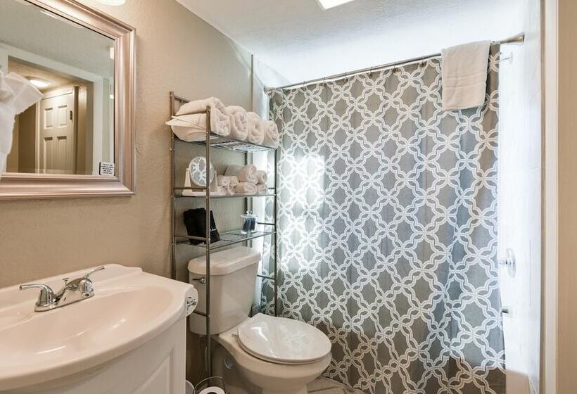 Stay N Play Downtown Branson Free Trolley Or Walk To All The Fun!!