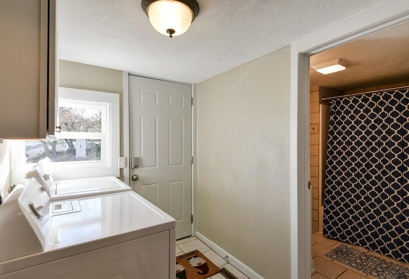 Stay N Play Downtown Branson Free Trolley Or Walk To All The Fun!!