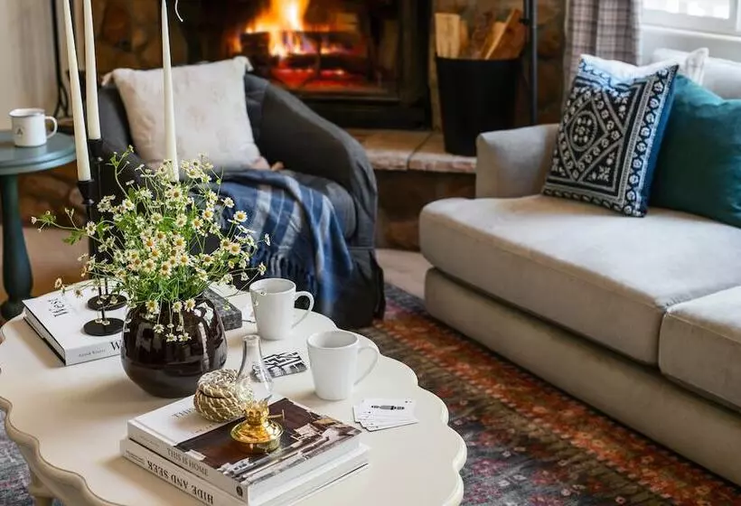 Hartwood By Avantstay Cozy Big Bear Abode W/ Spacious Deck & Stone Fireplace
