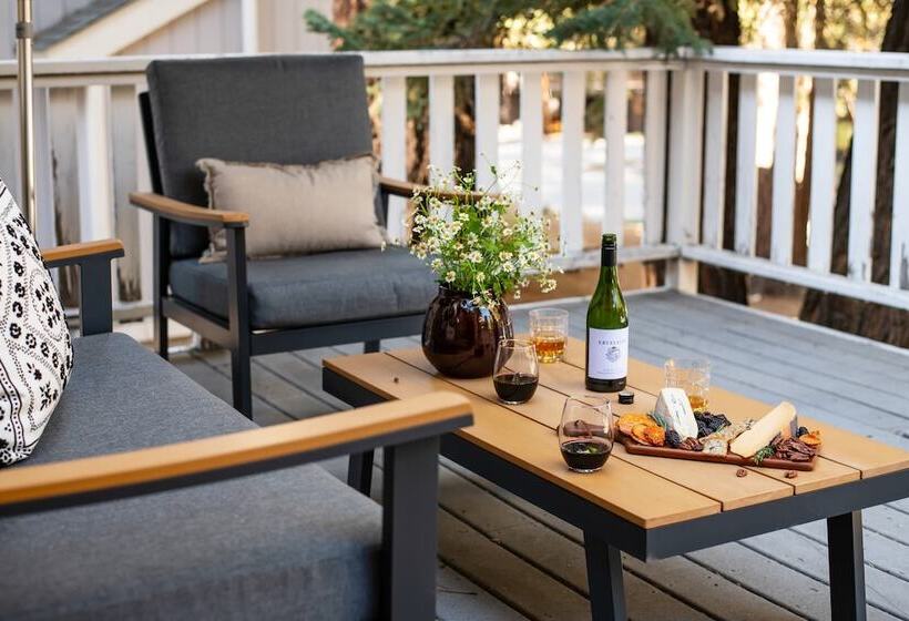 Hartwood By Avantstay Cozy Big Bear Abode W/ Spacious Deck & Stone Fireplace