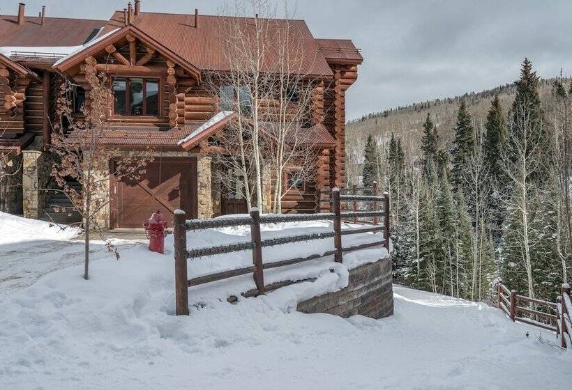 Villas At Tristant 137 By Avantstay Ski In/ Ski Out Home W/ Panoramic Views & Hot Tub
