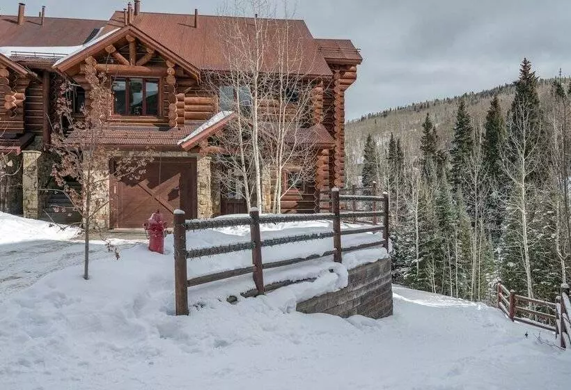 Villas At Tristant 137 By Avantstay Ski In/ Ski Out Home W/ Panoramic Views & Hot Tub