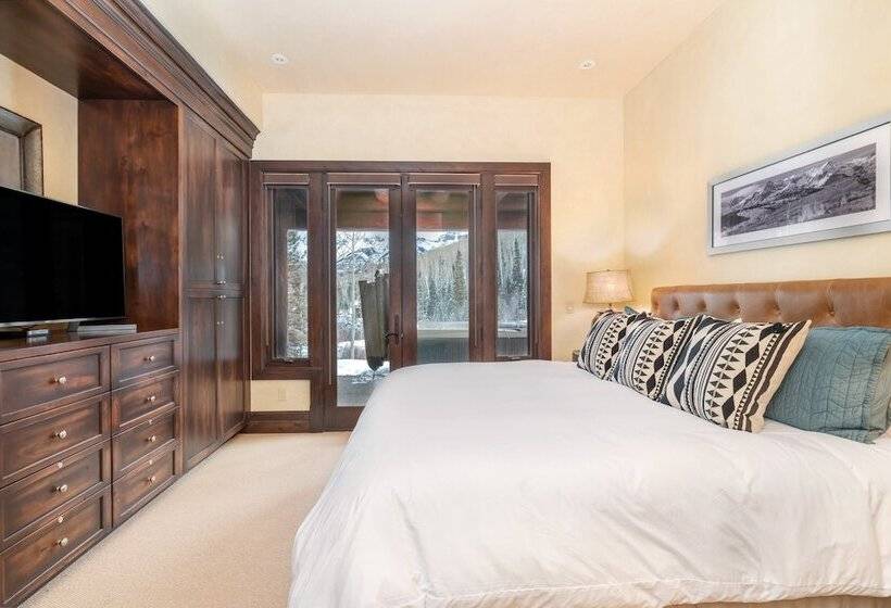 Villas At Tristant 137 By Avantstay Ski In/ Ski Out Home W/ Panoramic Views & Hot Tub