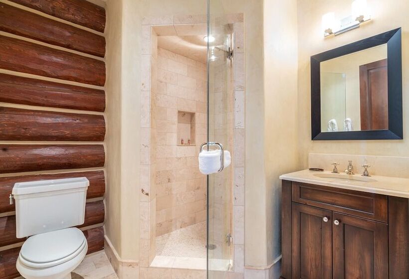 Villas At Tristant 137 By Avantstay Ski In/ Ski Out Home W/ Panoramic Views & Hot Tub