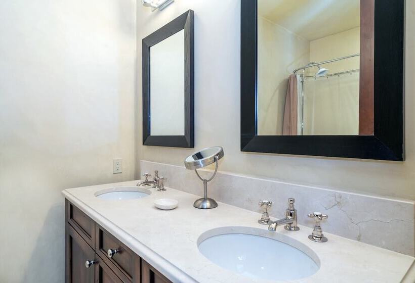 Villas At Tristant 137 By Avantstay Ski In/ Ski Out Home W/ Panoramic Views & Hot Tub